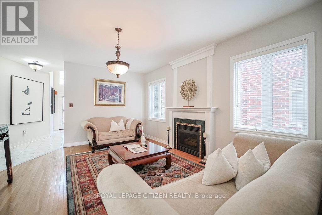 31 Burnhaven Avenue, Vaughan (Maple), Ontario  L6A 2P2 - Photo 8 - N12382457