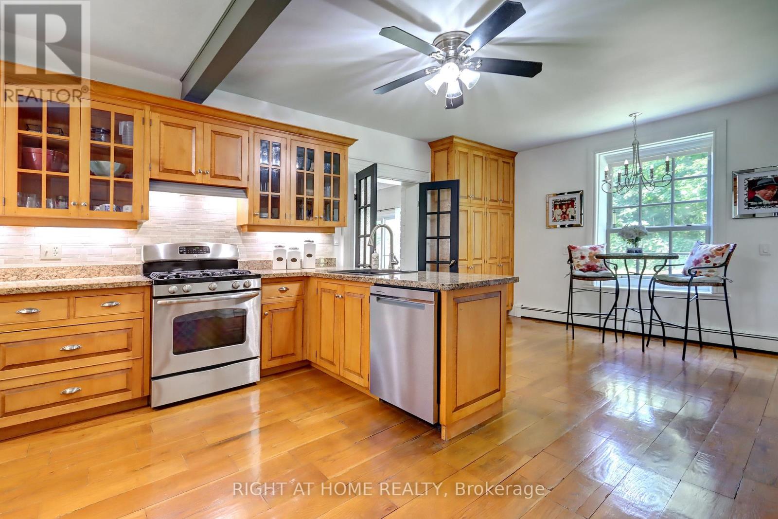 4 Stewarttown Road, Halton Hills, Ontario  L7G 4S5 - Photo 12 - W12382409