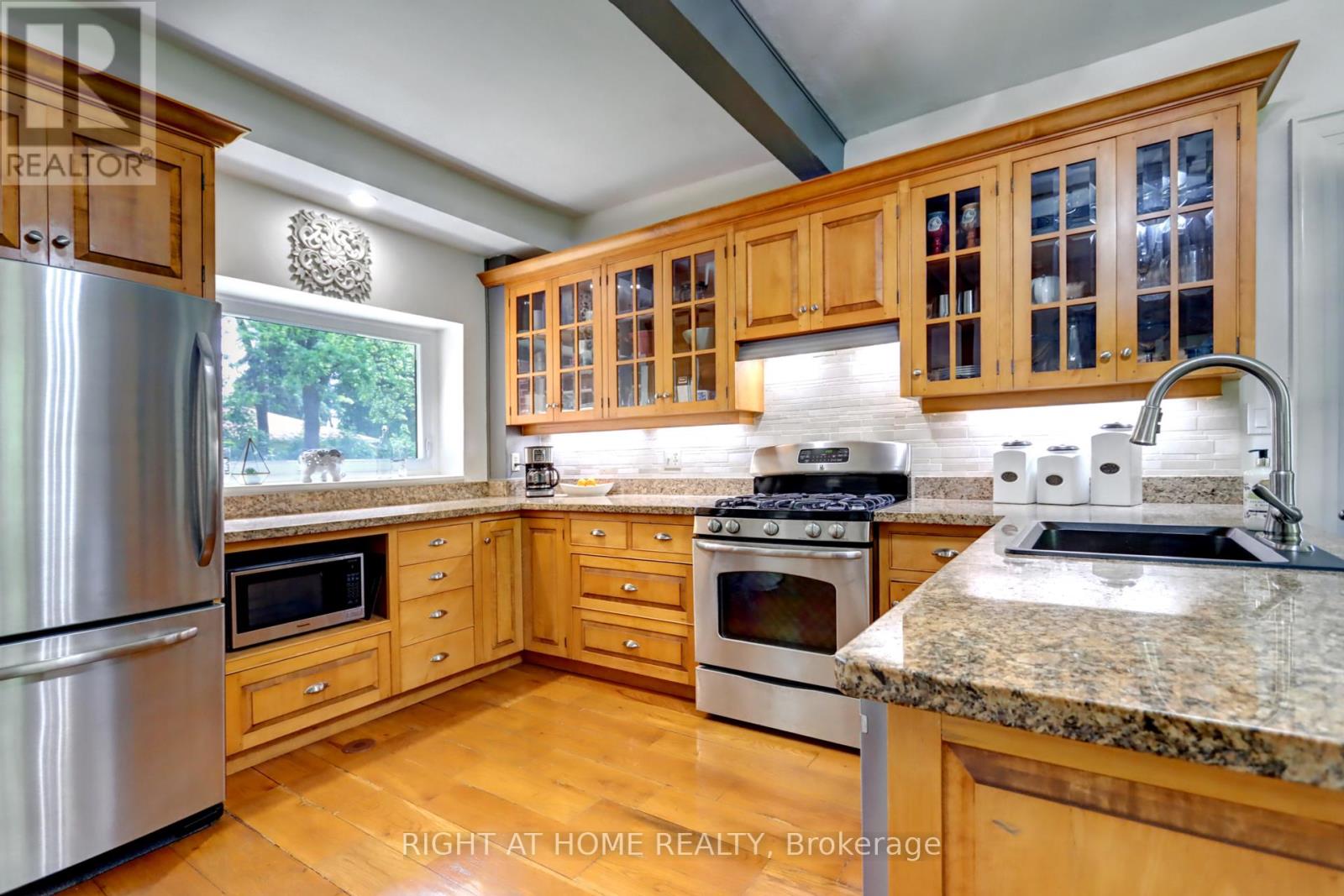 4 Stewarttown Road, Halton Hills, Ontario  L7G 4S5 - Photo 13 - W12382409