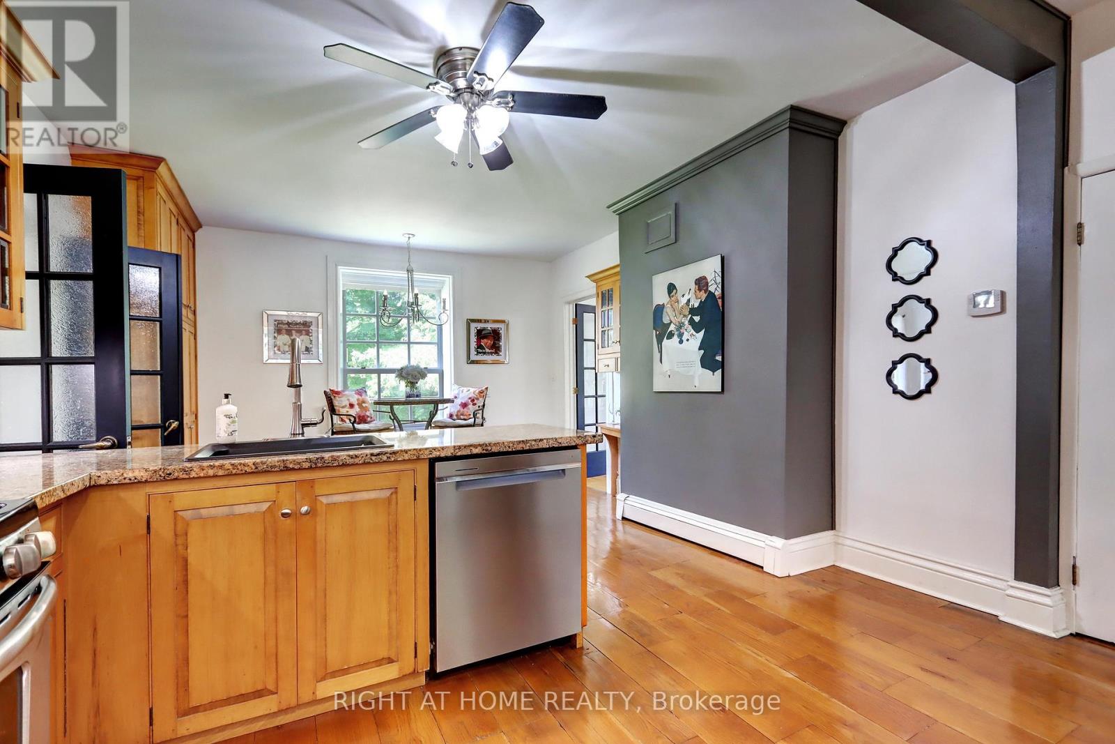 4 Stewarttown Road, Halton Hills, Ontario  L7G 4S5 - Photo 15 - W12382409