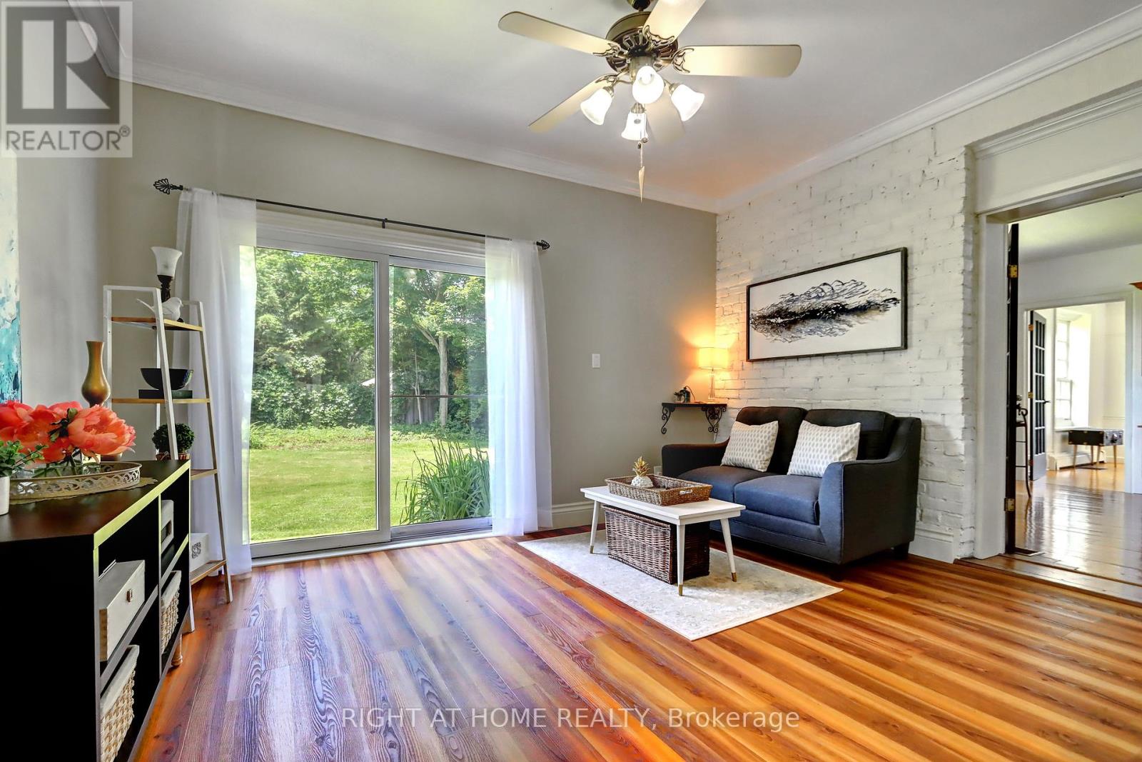 4 Stewarttown Road, Halton Hills, Ontario  L7G 4S5 - Photo 6 - W12382409
