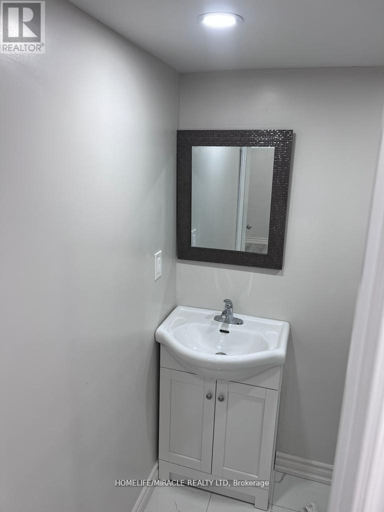 Bsmt - 92 Evalene Court, Brampton, Ontario  L6Z 2Z7 - Photo 13 - W12382468