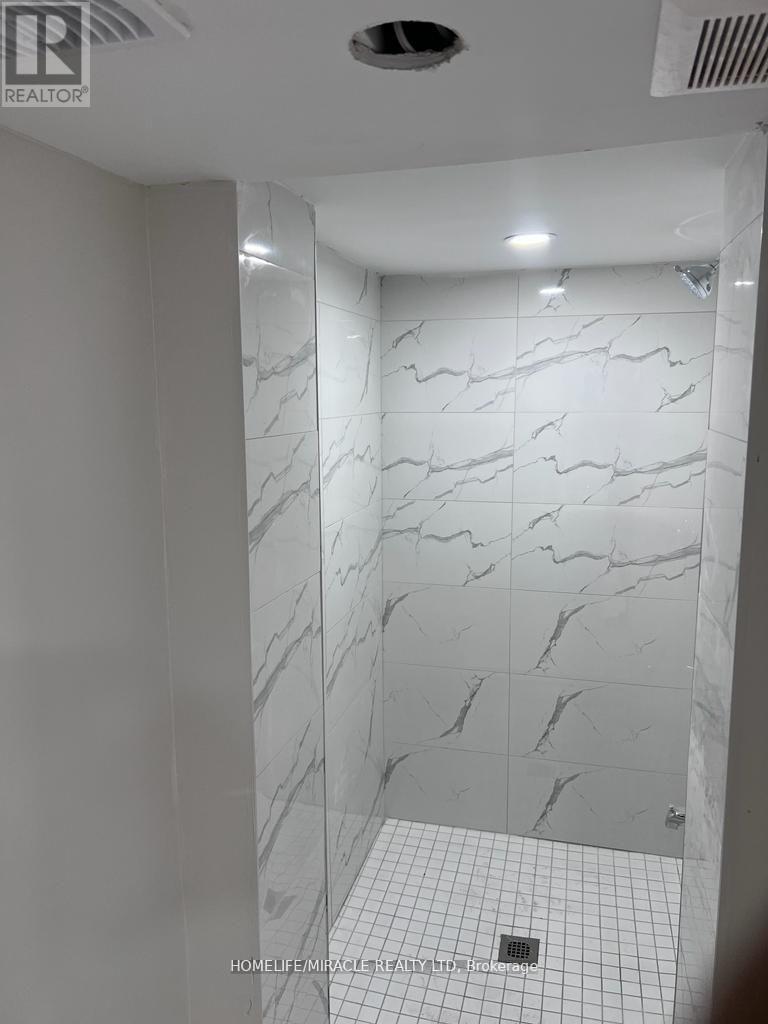 Bsmt - 92 Evalene Court, Brampton, Ontario  L6Z 2Z7 - Photo 15 - W12382468