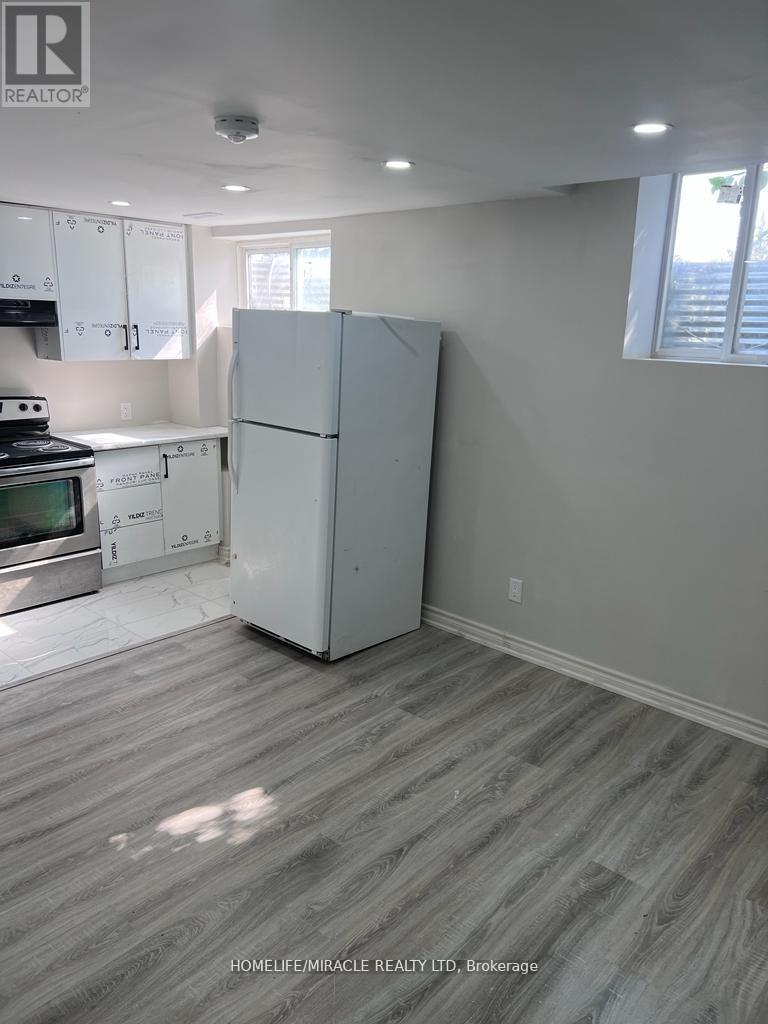 Bsmt - 92 Evalene Court, Brampton, Ontario  L6Z 2Z7 - Photo 6 - W12382468