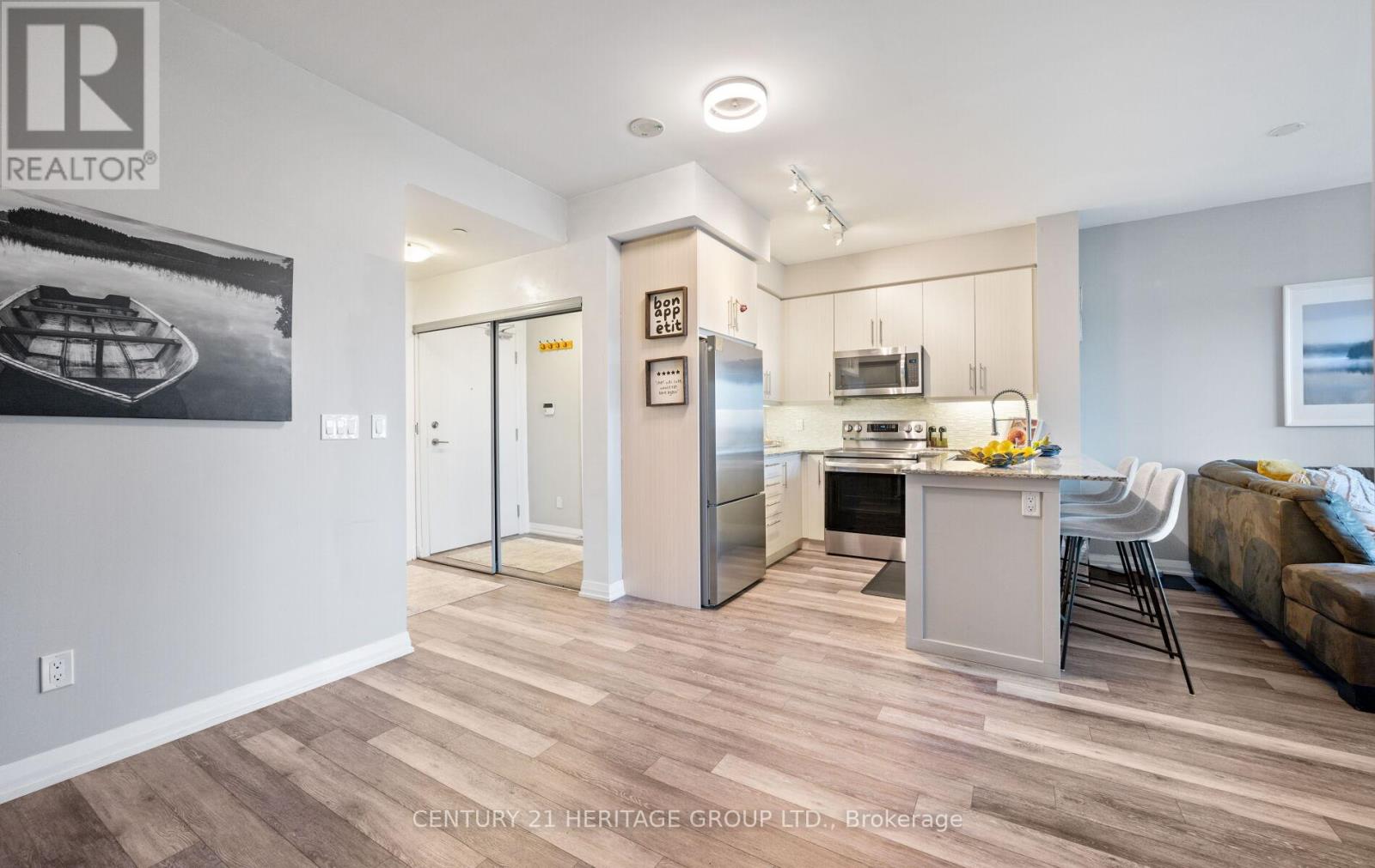 406 - 65 Oneida Crescent, Richmond Hill (Langstaff), Ontario  L4B 0G9 - Photo 2 - N12382083