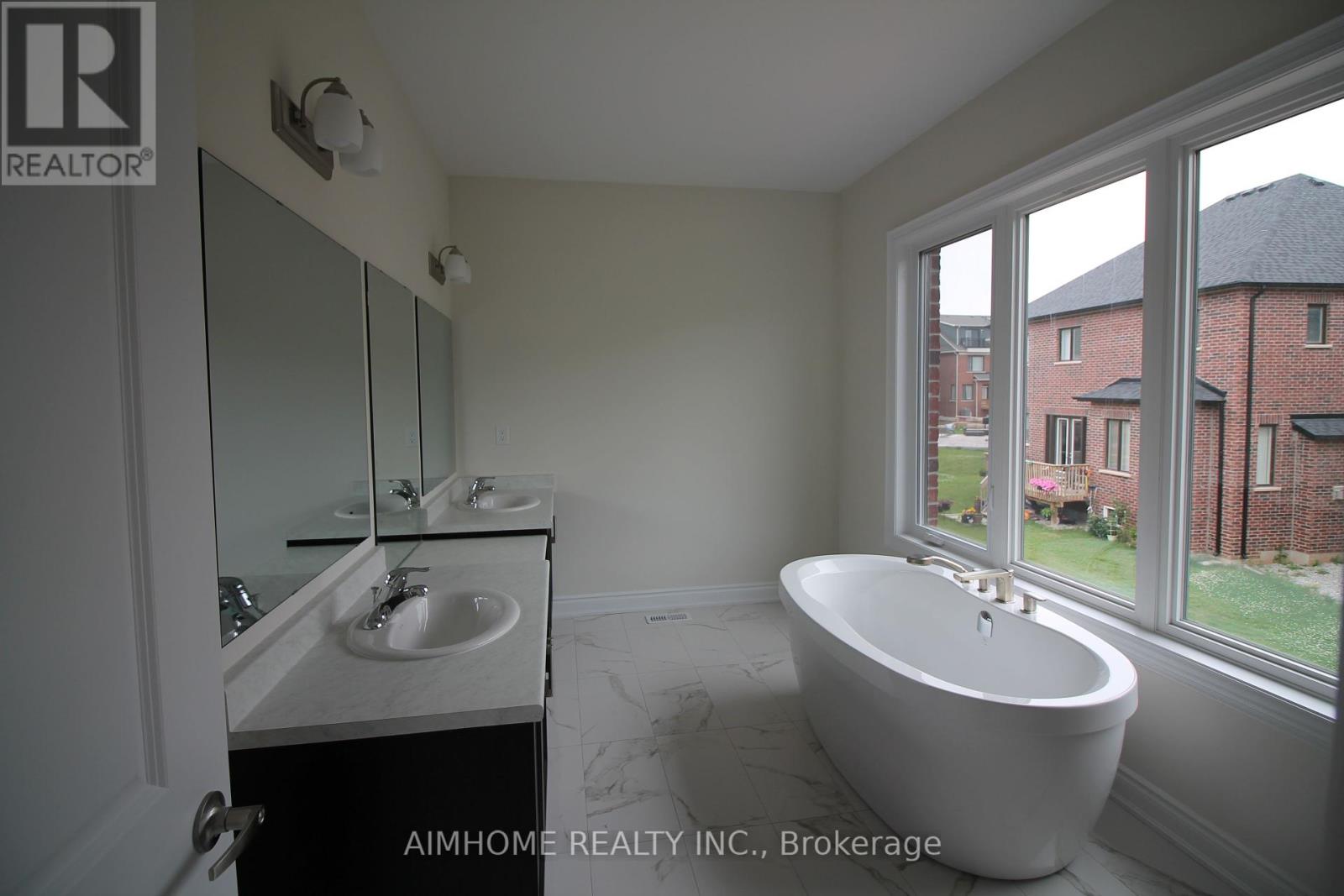 3453 Mosley Gate, Oakville, Ontario  L6H 0Y8 - Photo 23 - W12359294