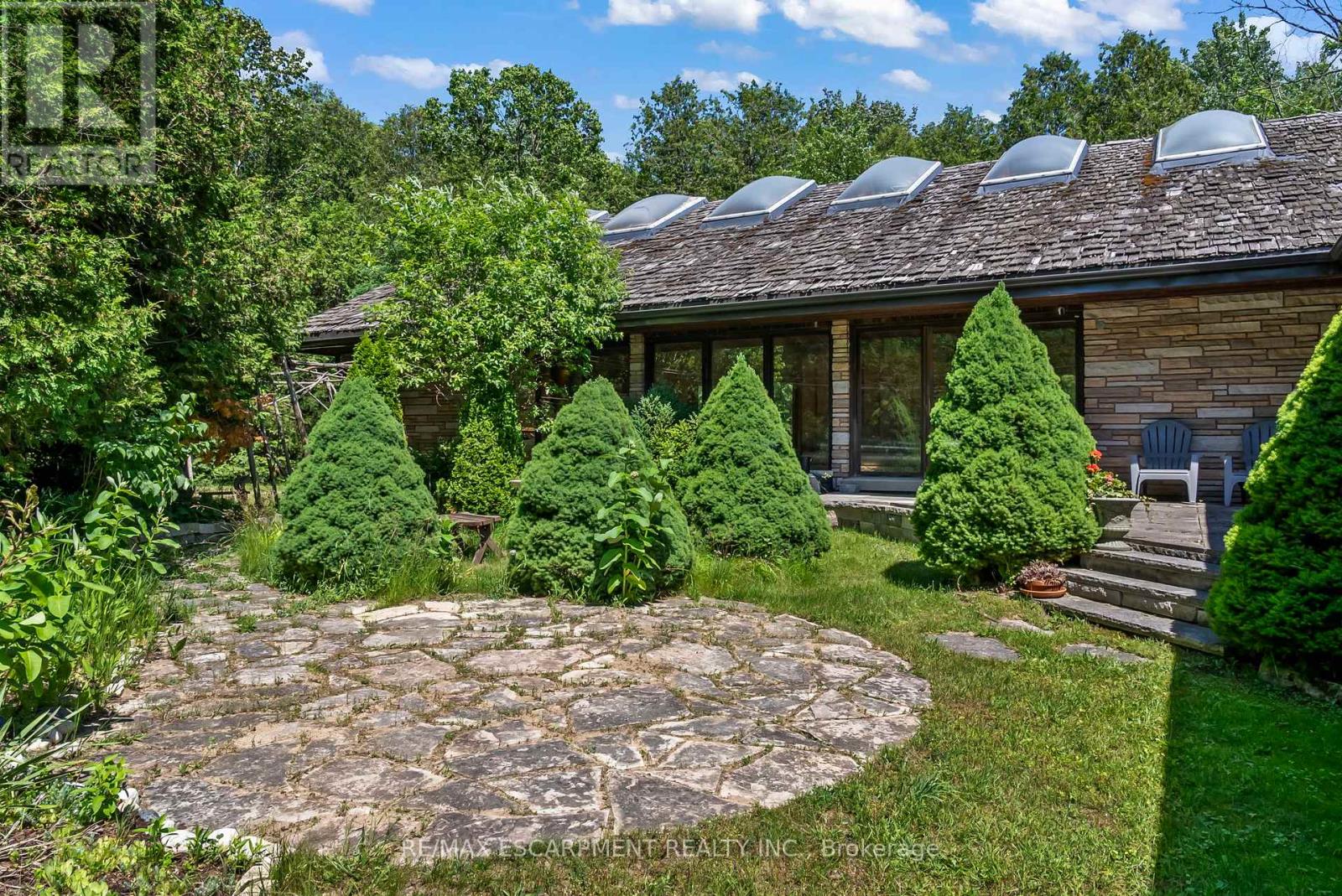 302783 Douglas Street, West Grey, Ontario  N0G 1R0 - Photo 45 - X12382452