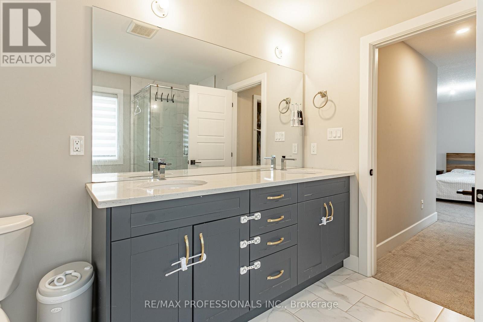 3328 Oriole Drive, London South, Ontario  N6M 0K1 - Photo 22 - X12380107