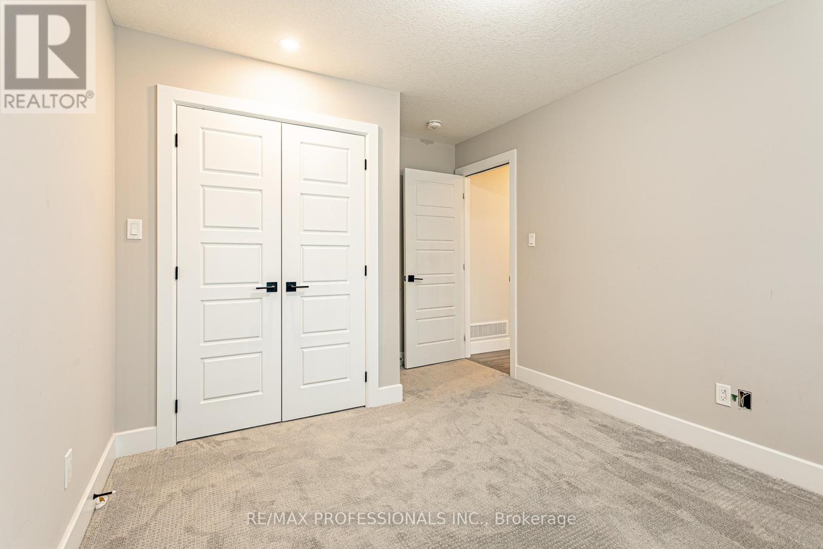 3328 Oriole Drive, London South, Ontario  N6M 0K1 - Photo 18 - X12380107