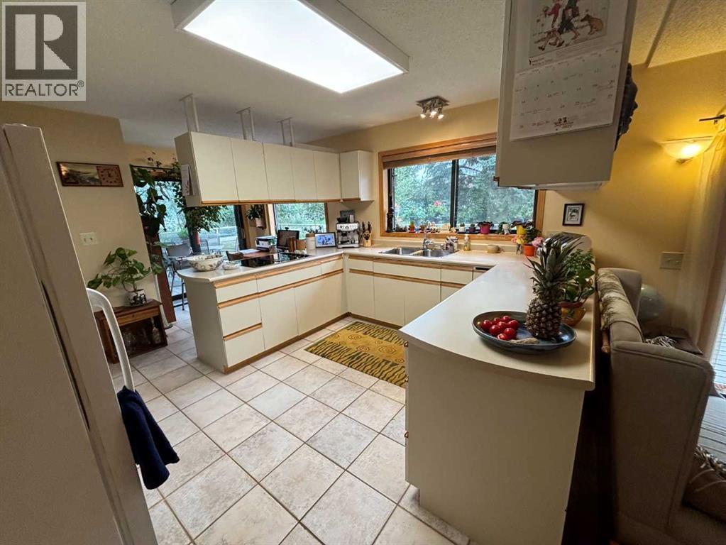 Property at 9602 71 Avenue image 3