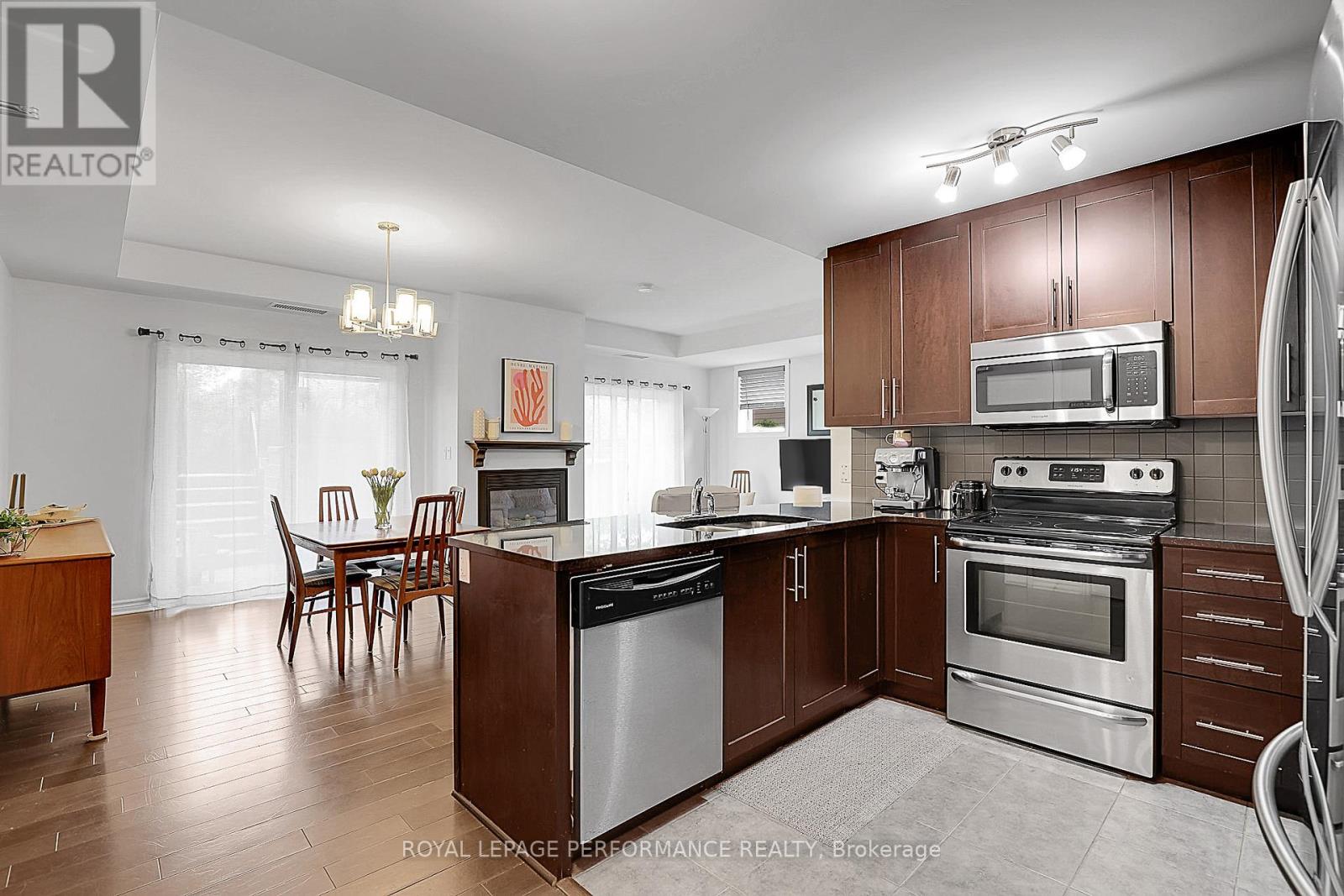 2 - 40 Prestige Circle, Ottawa, Ontario  K4A 0W9 - Photo 10 - X12382487