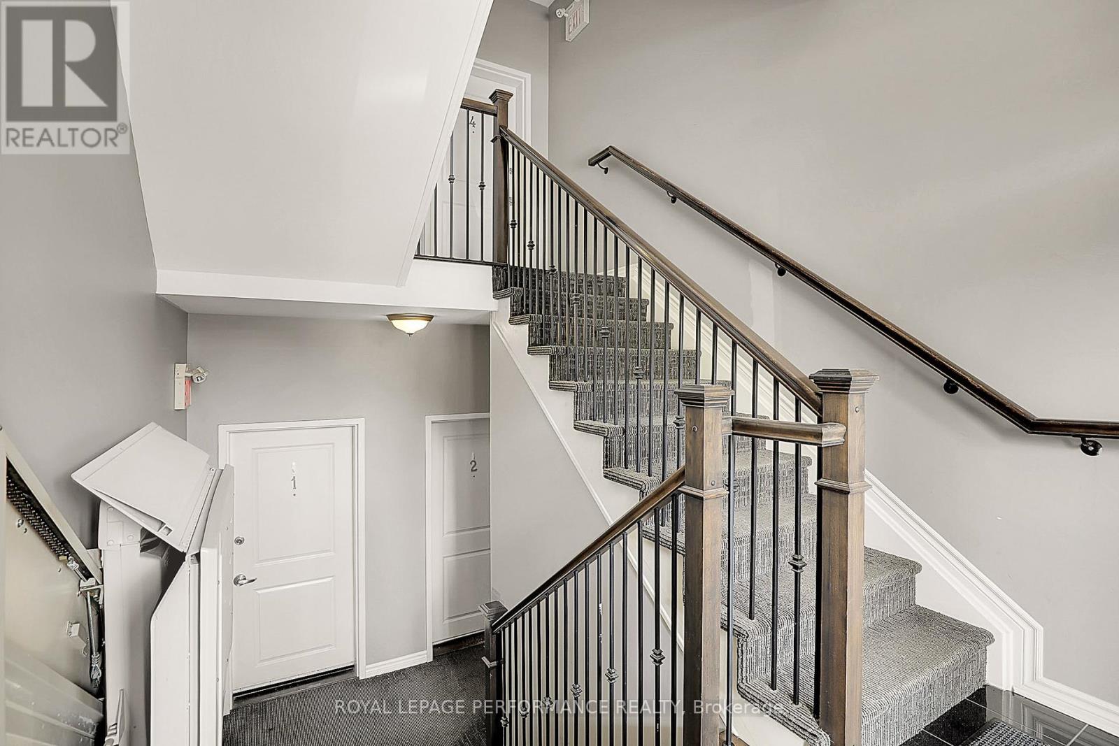 2 - 40 Prestige Circle, Ottawa, Ontario  K4A 0W9 - Photo 3 - X12382487