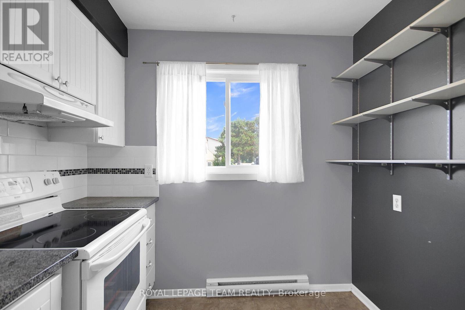 F - 23 Sonnet Crescent, Ottawa, Ontario  K2H 8W8 - Photo 12 - X12382490