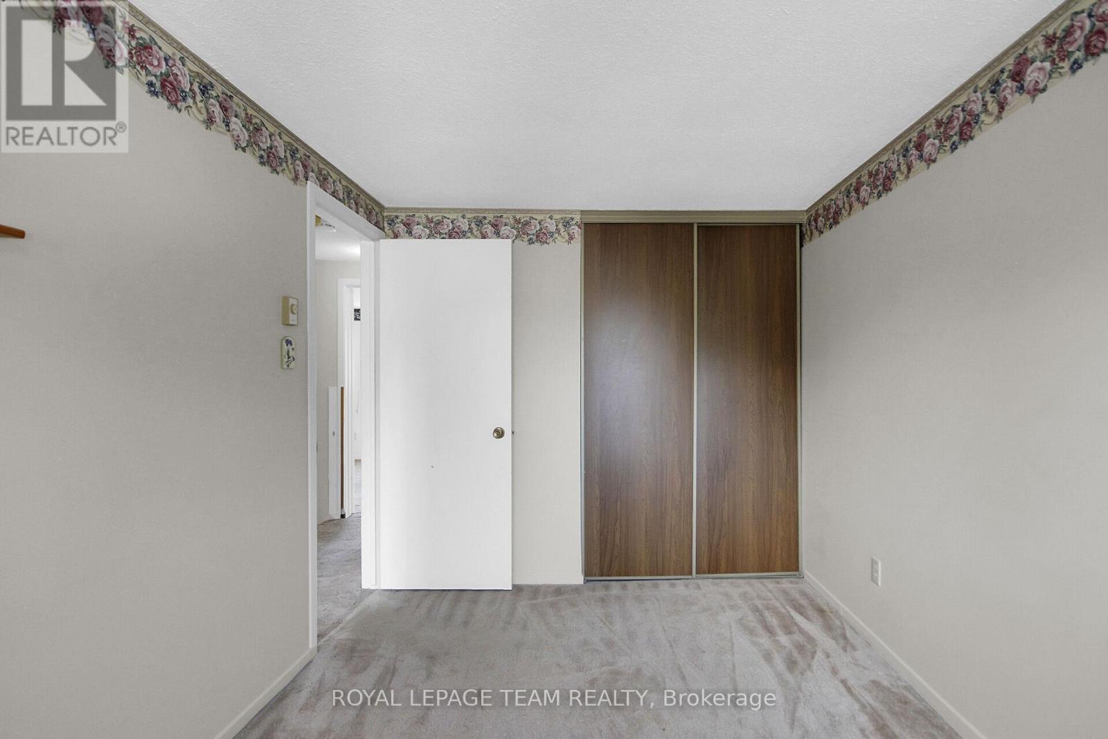 F - 23 Sonnet Crescent, Ottawa, Ontario  K2H 8W8 - Photo 17 - X12382490