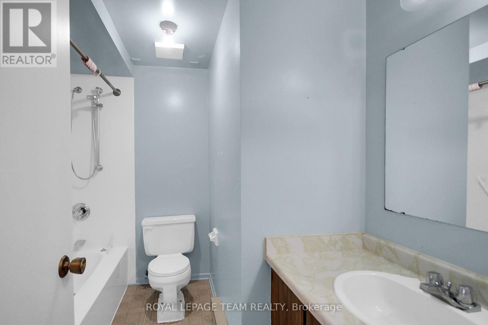 F - 23 Sonnet Crescent, Ottawa, Ontario  K2H 8W8 - Photo 20 - X12382490