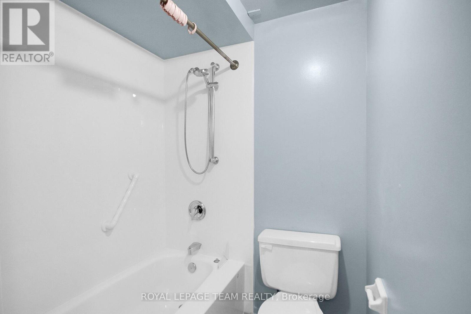 F - 23 Sonnet Crescent, Ottawa, Ontario  K2H 8W8 - Photo 21 - X12382490