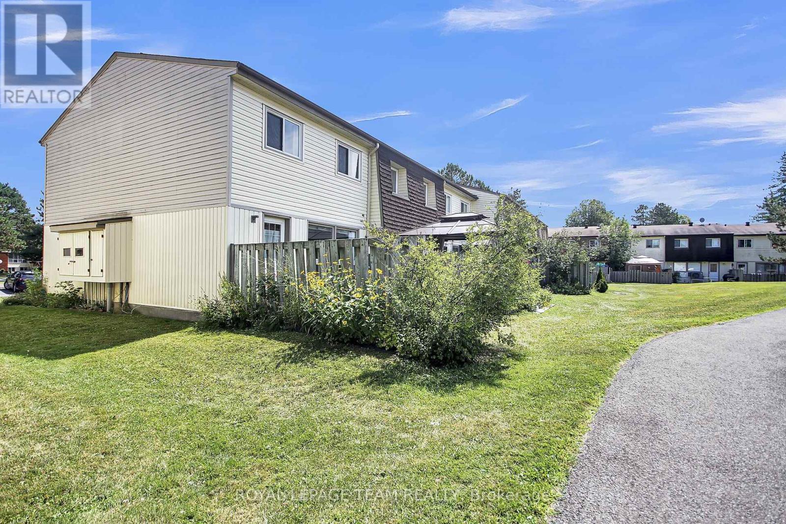 F - 23 Sonnet Crescent, Ottawa, Ontario  K2H 8W8 - Photo 26 - X12382490
