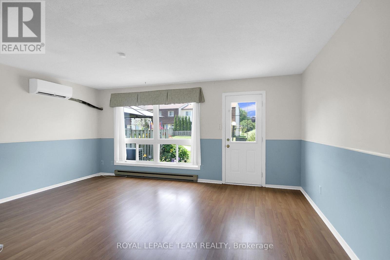 F - 23 Sonnet Crescent, Ottawa, Ontario  K2H 8W8 - Photo 6 - X12382490