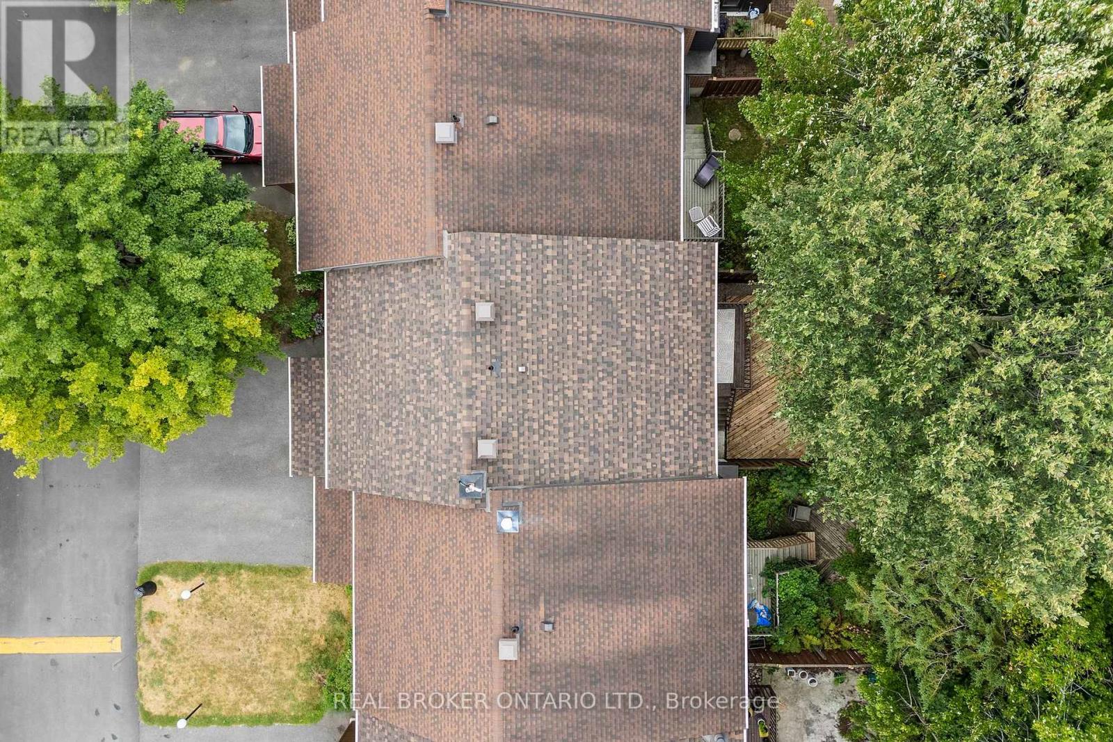83 E Glen Park Drive, Ottawa, Ontario  K1B 3Z1 - Photo 35 - X12382494