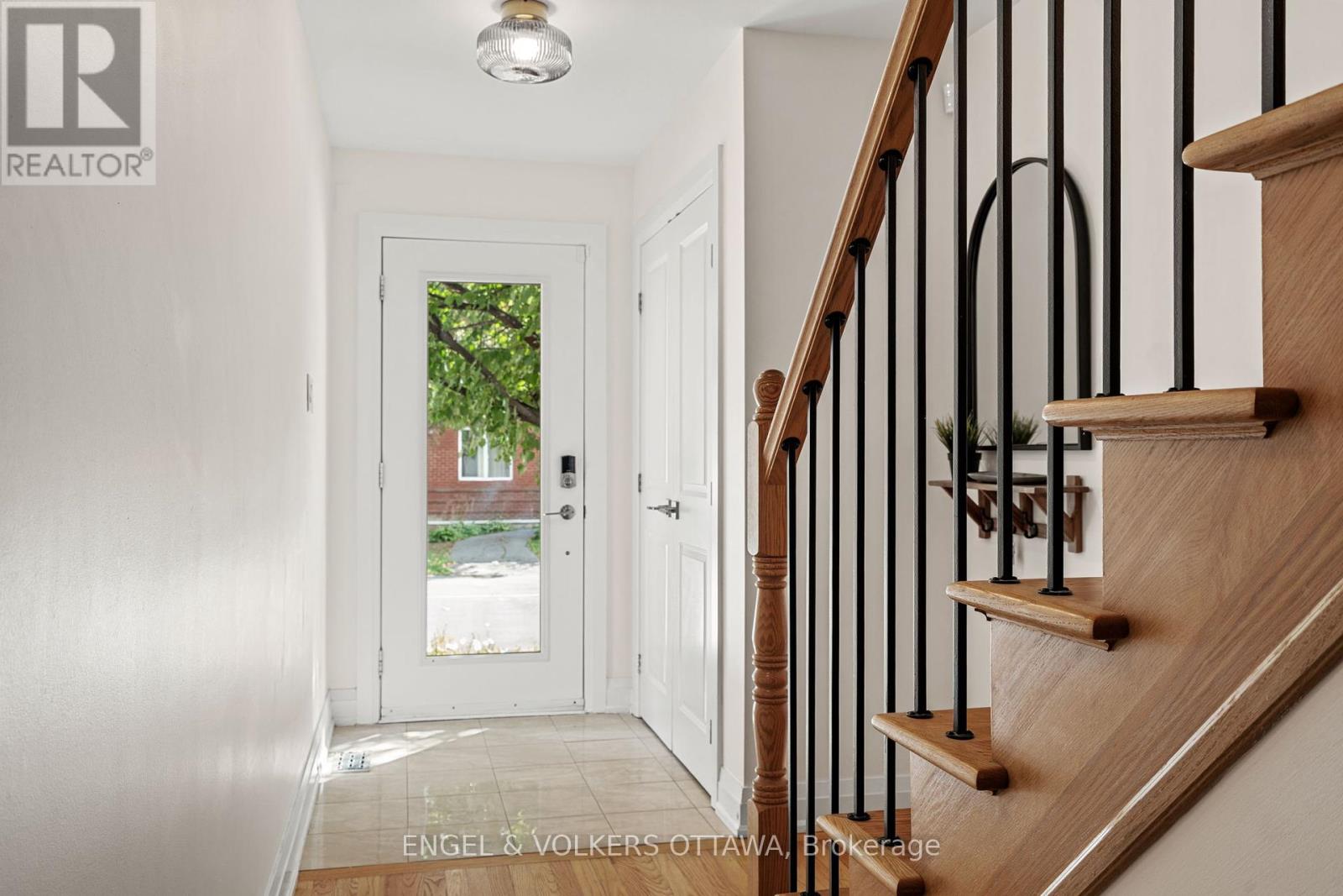 1137 Rockingham Avenue, Ottawa, Ontario  K1H 8A4 - Photo 8 - X12382498