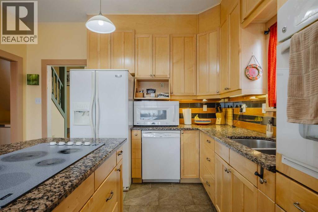 15 Elma Street W, Okotoks, Alberta  T1S 1J7 - Photo 9 - A2241221