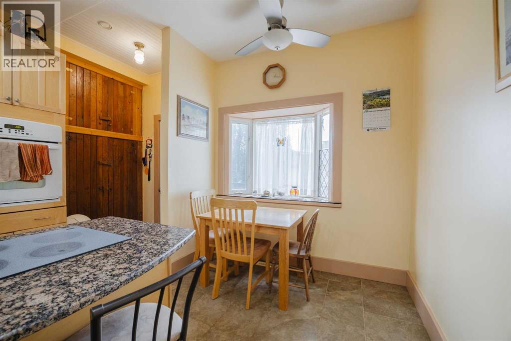 15 Elma Street W, Okotoks, Alberta  T1S 1J7 - Photo 12 - A2241221