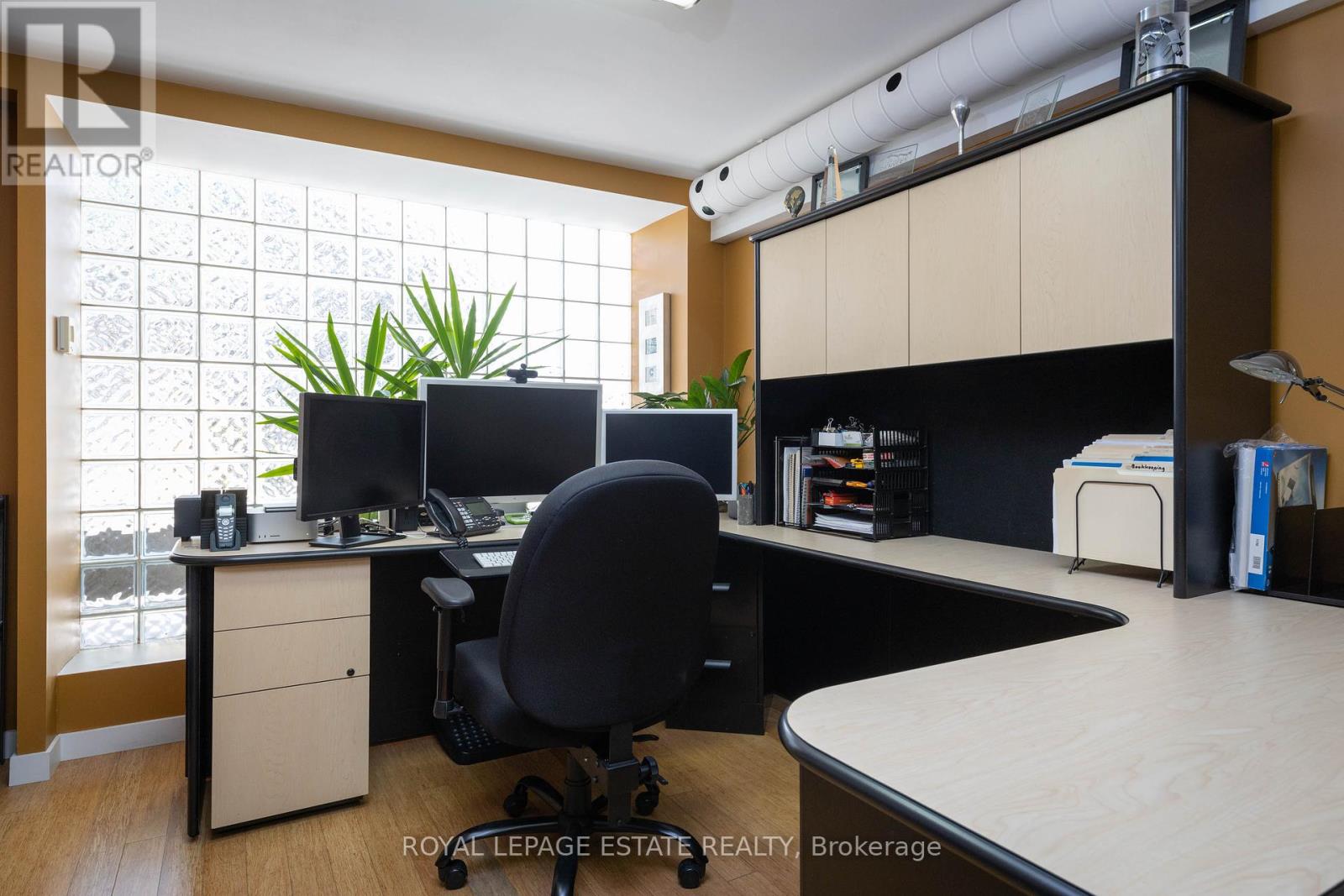 432/434 Queen Street E, Toronto (Regent Park), Ontario  M5A 1T4 - Photo 11 - C12382476