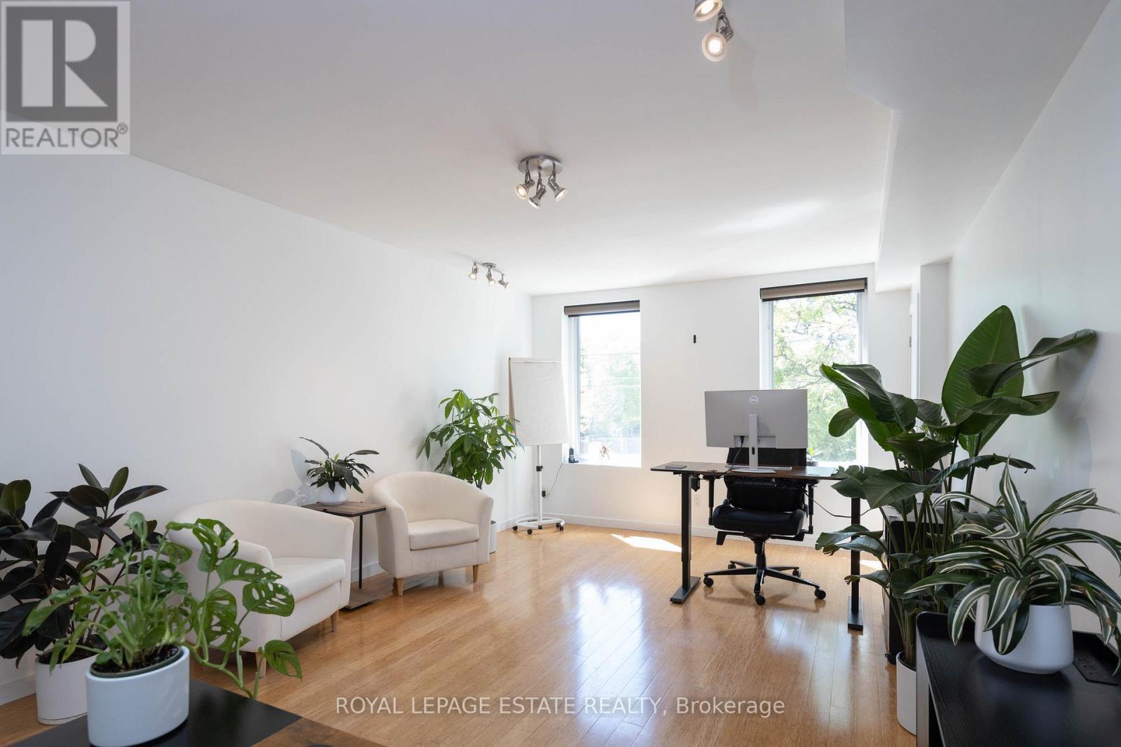 432/434 Queen Street E, Toronto (Regent Park), Ontario  M5A 1T4 - Photo 22 - C12382476