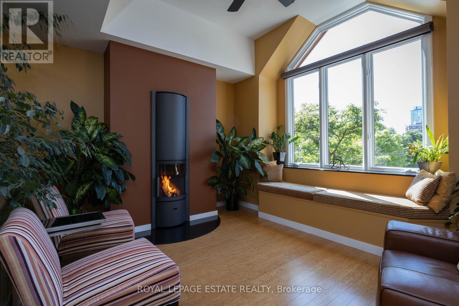 432/434 Queen Street E, Toronto (Regent Park), Ontario  M5A 1T4 - Photo 27 - C12382476