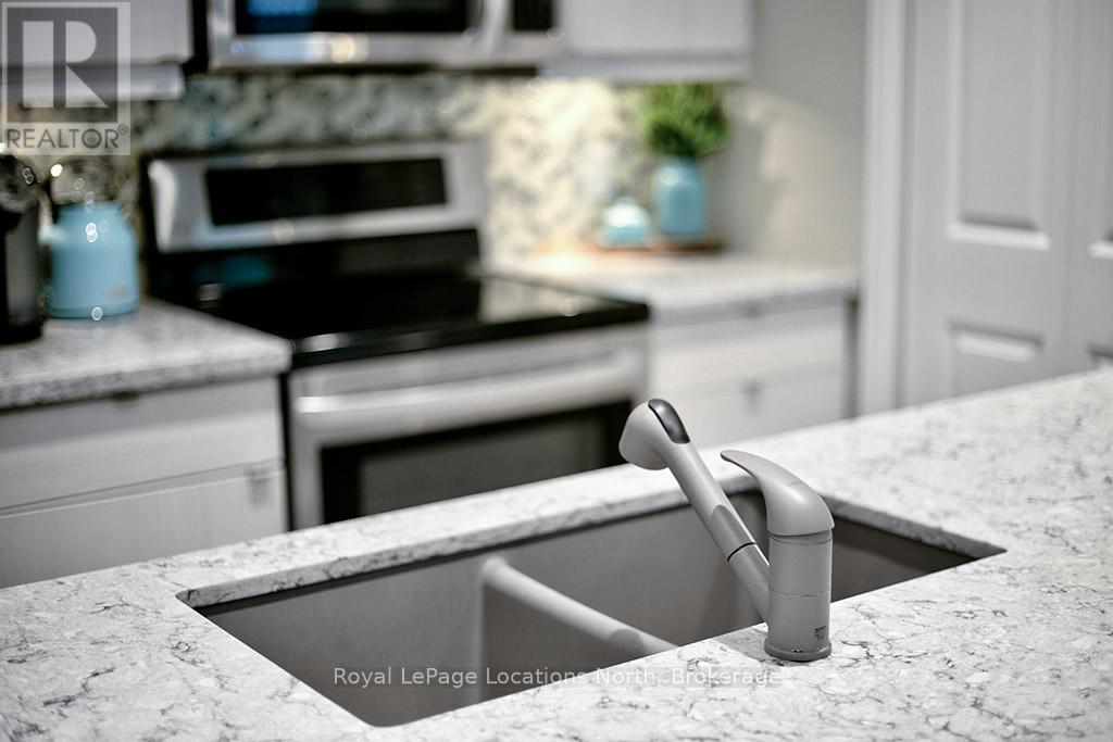 918 Cedar Pointe Court, Collingwood, Ontario  L9Y 5C7 - Photo 6 - S12382540