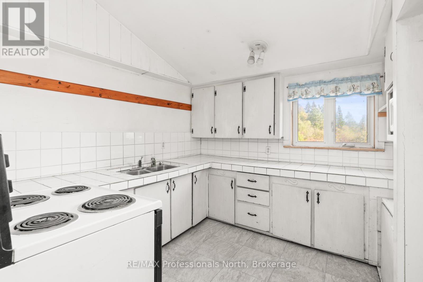 1127 Fallowfield Road, Highlands East, Ontario  K0M 1S0 - Photo 12 - X12382539