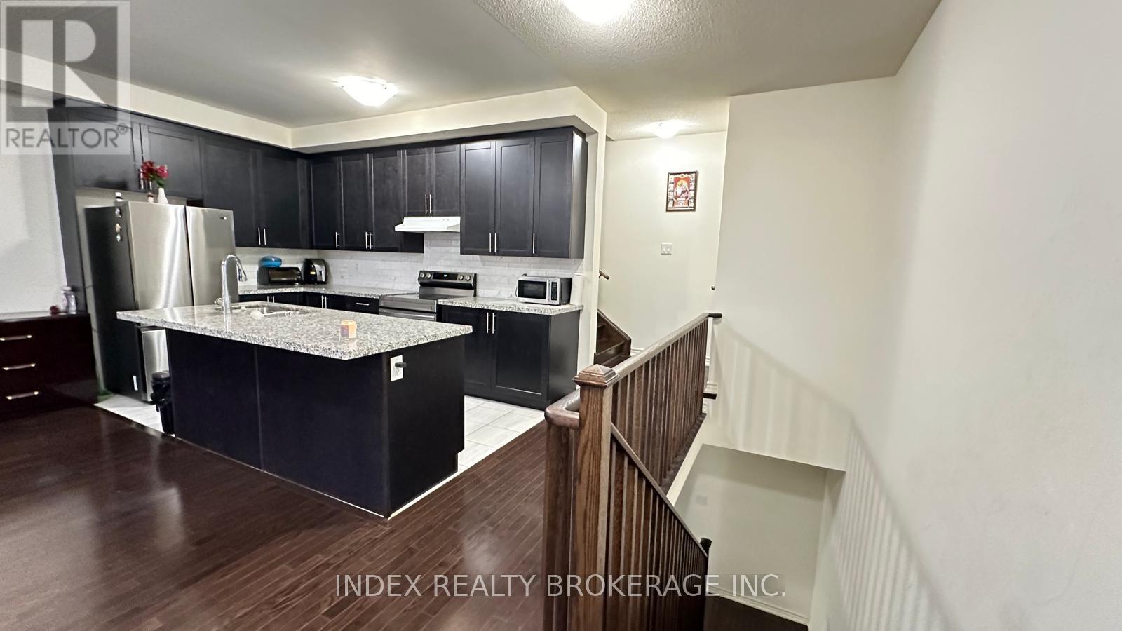 56 Donald Fitch Crescent, Brampton, Ontario  L7A 0B7 - Photo 3 - W12382489
