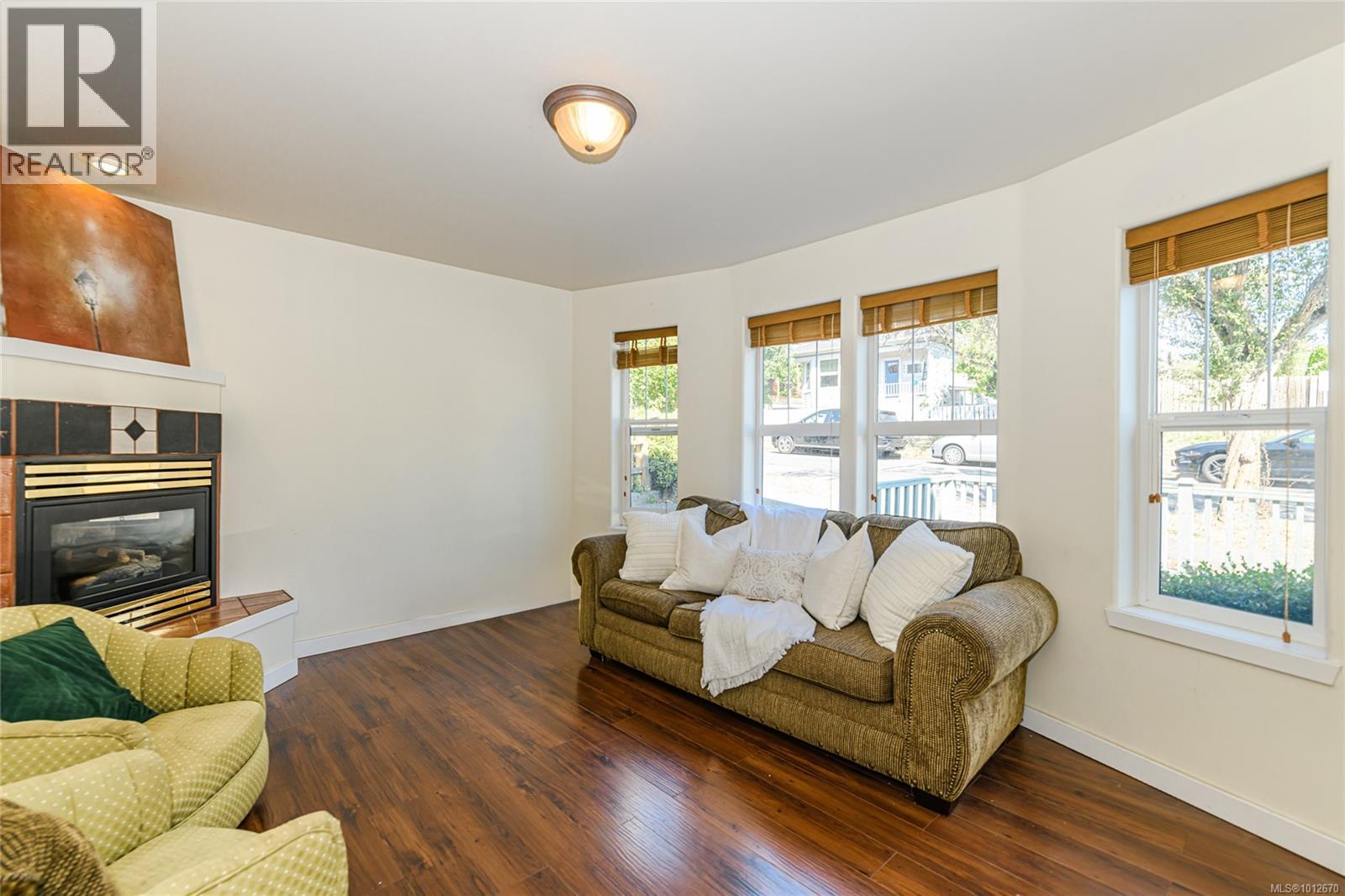 Property at 655 Sumas St image 4