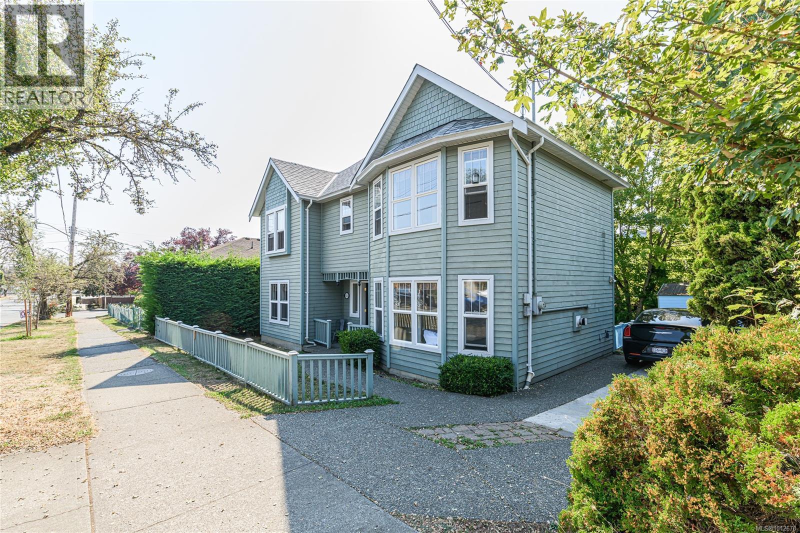 Property at 655 Sumas St image 2