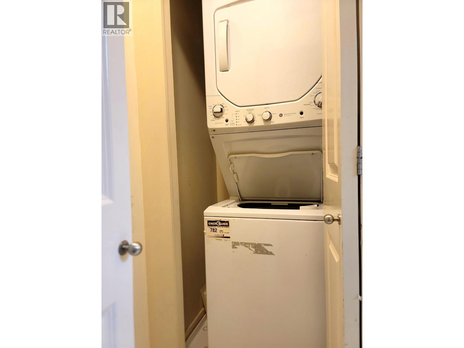 302 3663 Crowley Drive, Vancouver, British Columbia  V5R 6H4 - Photo 14 - R3043895