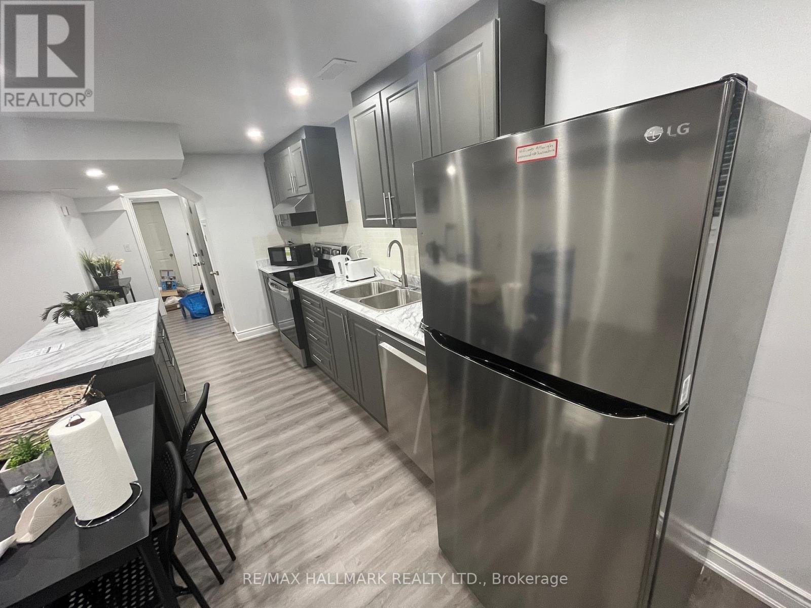 24 San Felice Lane, Hamilton, Ontario  L9B 0B5 - Photo 5 - X12382482