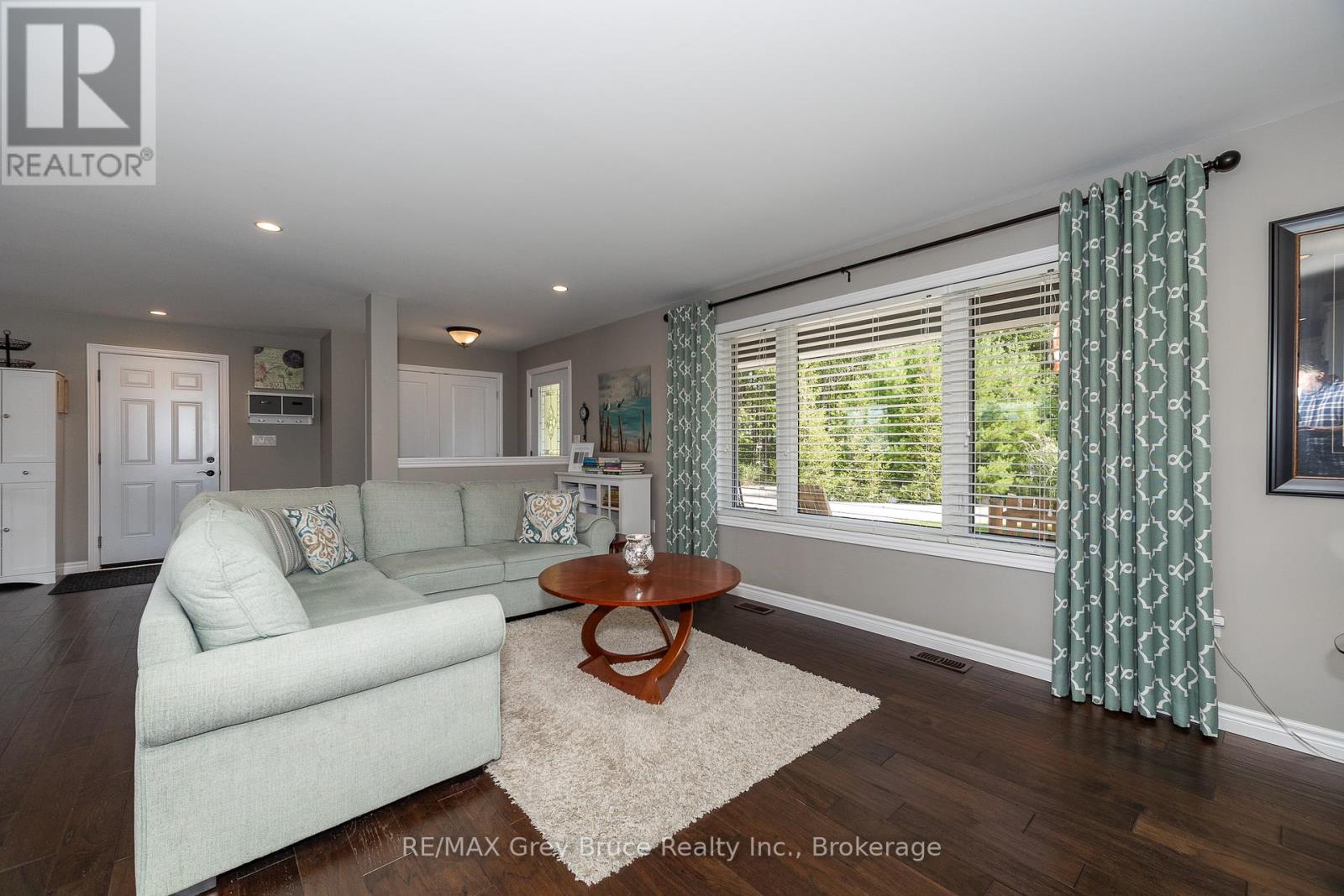 135 Mccullough Lake Drive, Chatsworth, Ontario  N0H 2V0 - Photo 12 - X12382123
