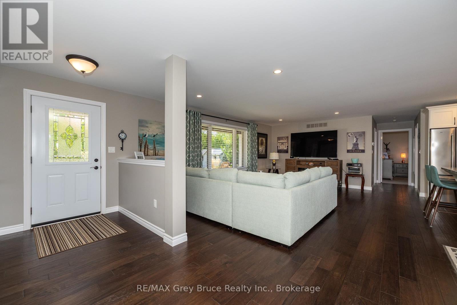 135 Mccullough Lake Drive, Chatsworth, Ontario  N0H 2V0 - Photo 3 - X12382123