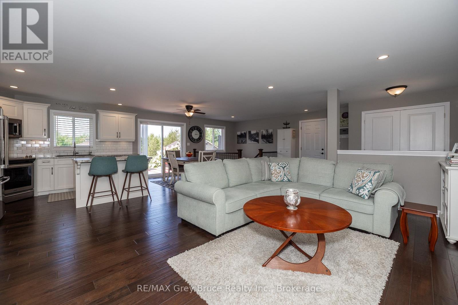135 Mccullough Lake Drive, Chatsworth, Ontario  N0H 2V0 - Photo 8 - X12382123