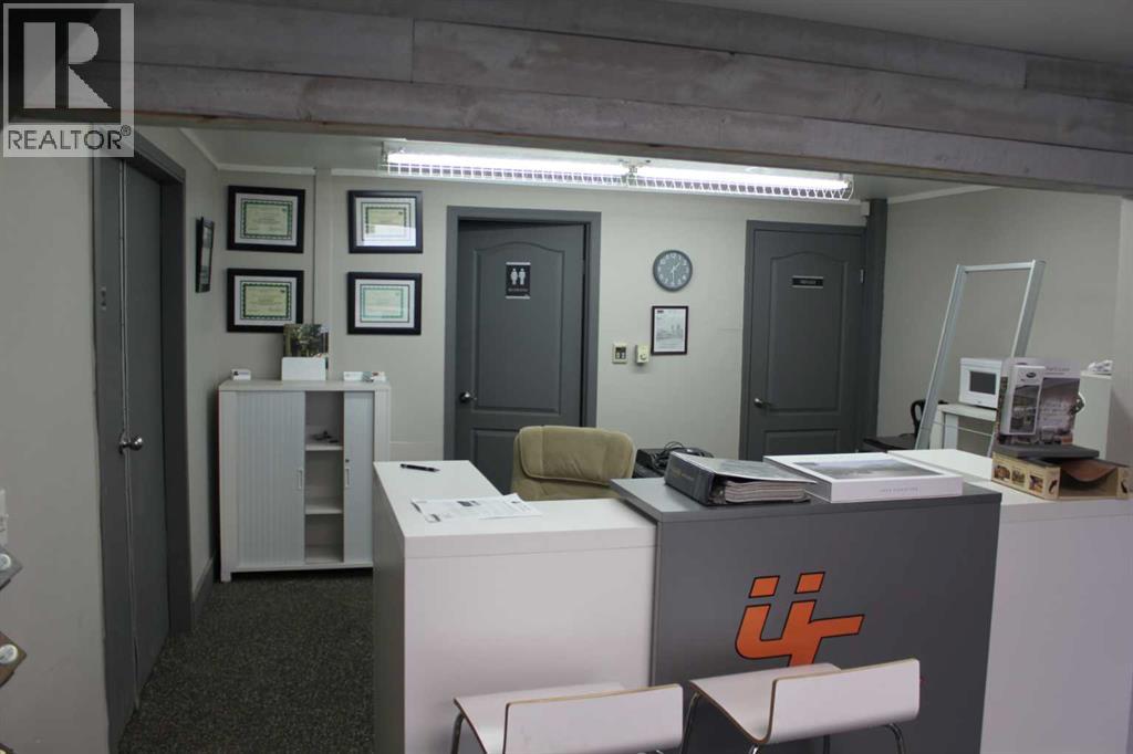 12, 60 Griffin Industrial Point, Cochrane, Alberta  T4C 0A3 - Photo 6 - A2224426