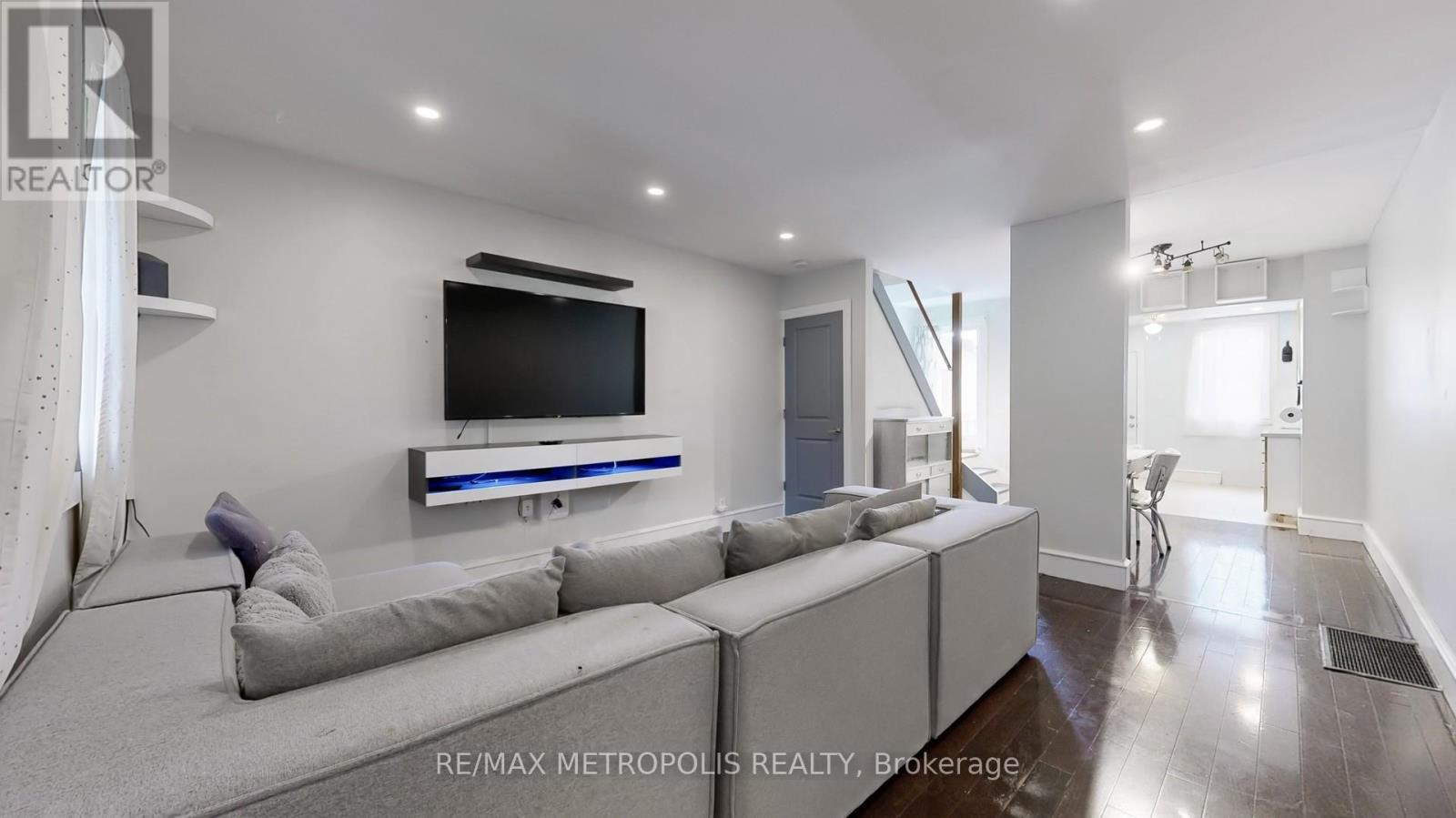 179 Coleman Avenue, Toronto (East End-Danforth), Ontario  M4C 1P9 - Photo 4 - E12382514