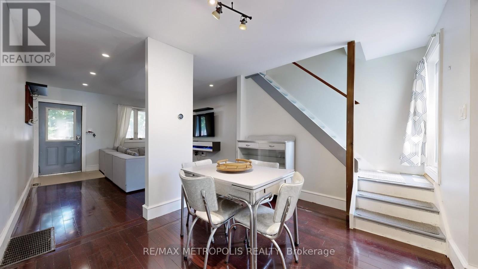 179 Coleman Avenue, Toronto (East End-Danforth), Ontario  M4C 1P9 - Photo 6 - E12382514