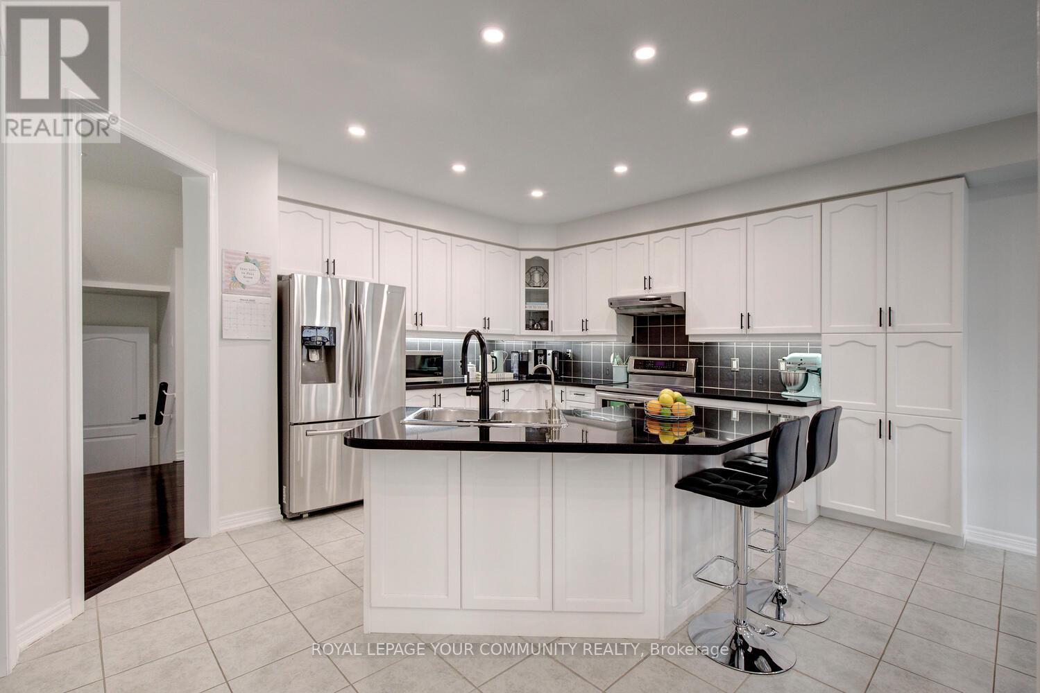 45 Pullman Road, Vaughan, Ontario  L6A 4T7 - Photo 9 - N12382578