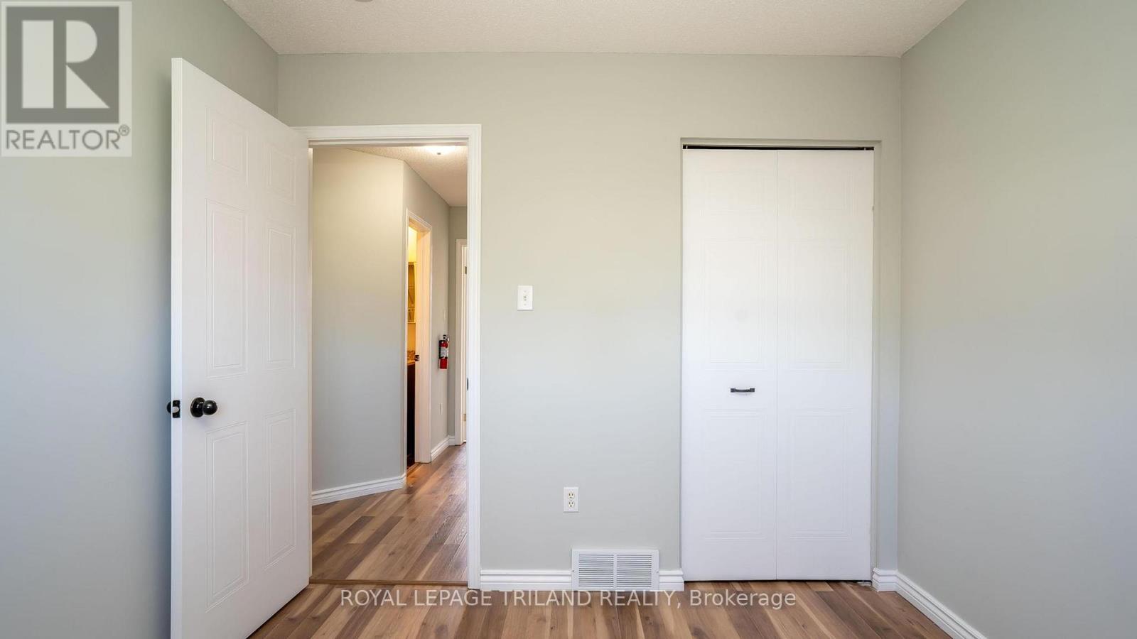223 Simpson Crescent, London East, Ontario  N5V 5E1 - Photo 25 - X12382586