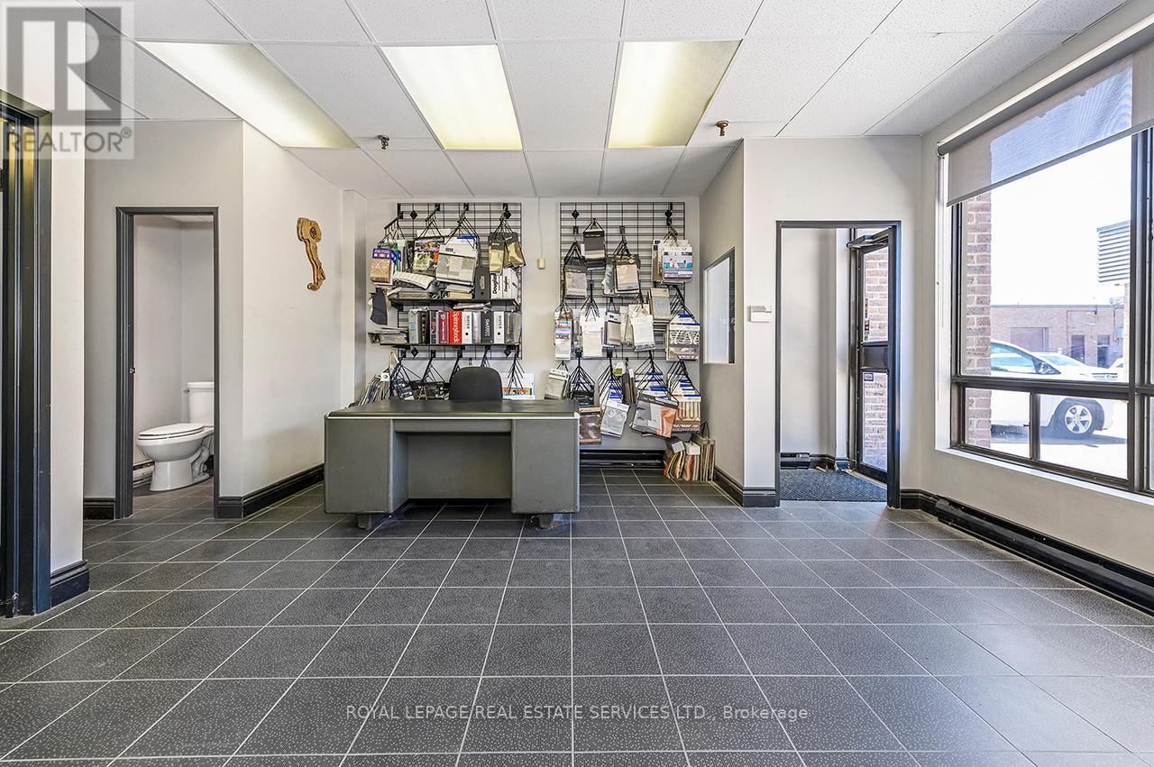 17 - 7171 Torbram Road, Mississauga, Ontario  L4T 3W4 - Photo 5 - W12382555