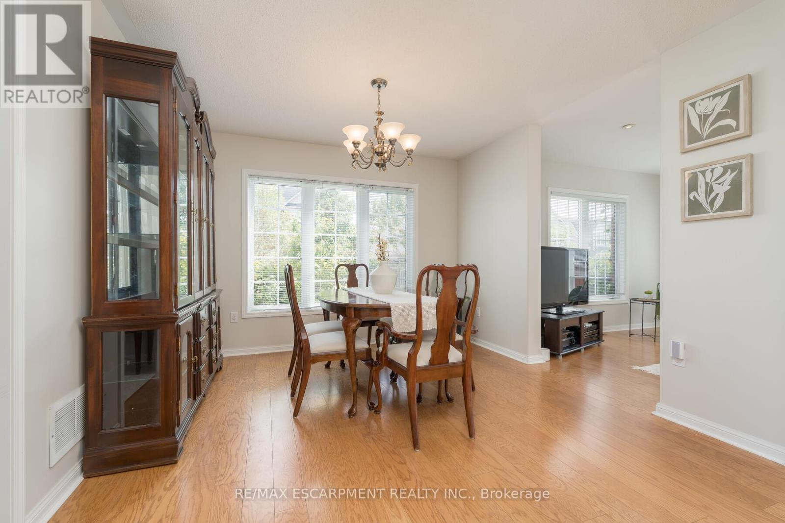 673 Bennett Boulevard, Milton, Ontario  L9T 6A8 - Photo 12 - W12382557