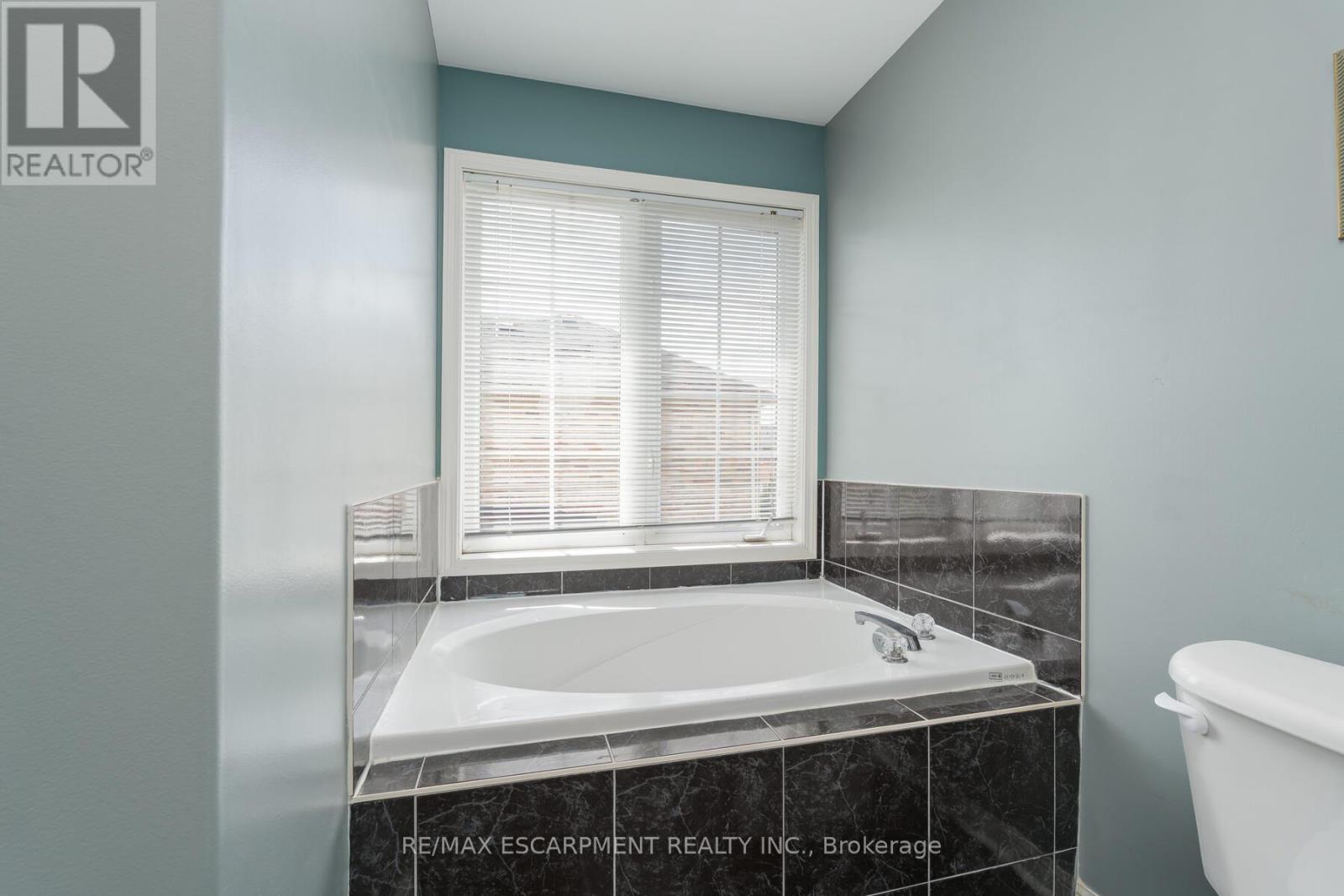 673 Bennett Boulevard, Milton, Ontario  L9T 6A8 - Photo 31 - W12382557