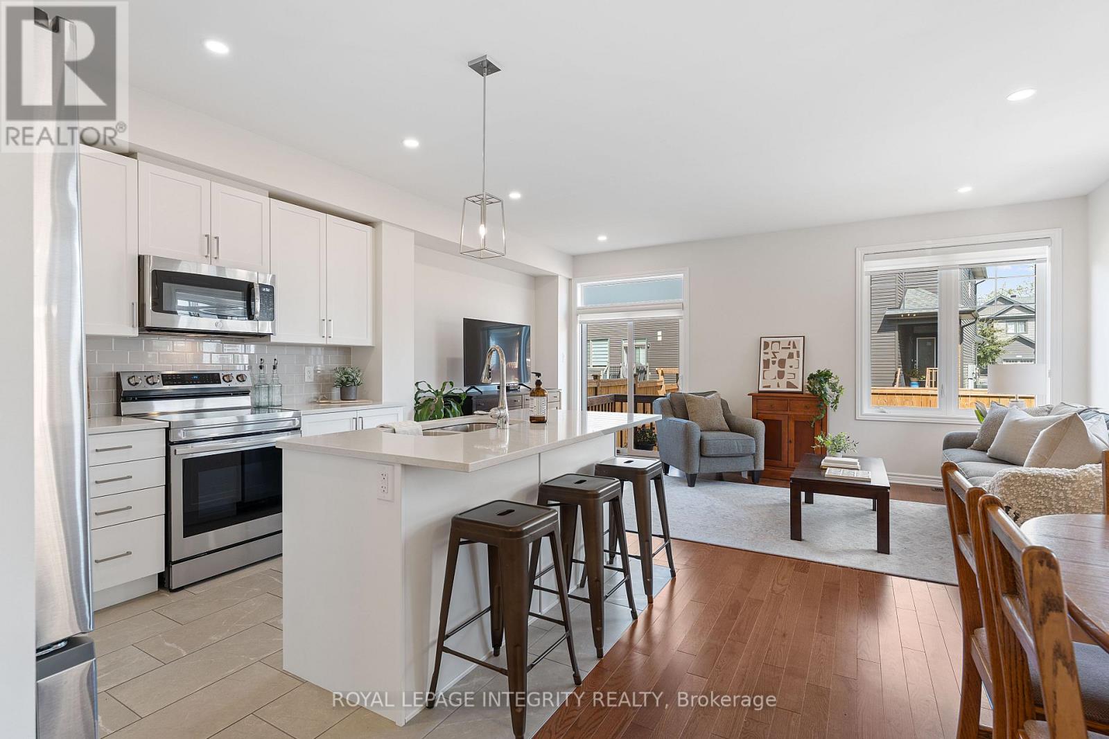 508 Escapade Private, Ottawa, Ontario  K1X 0J1 - Photo 2 - X12382596