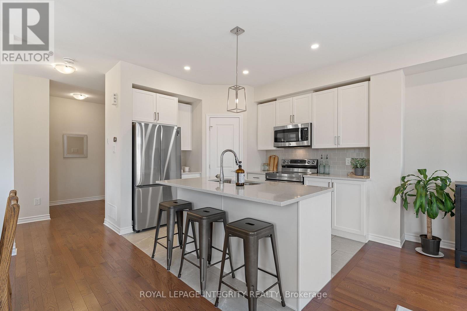 508 Escapade Private, Ottawa, Ontario  K1X 0J1 - Photo 3 - X12382596