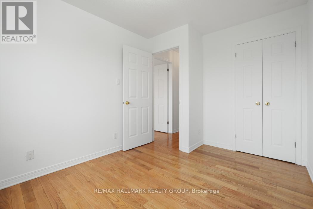 97 Forestglade Crescent, Ottawa, Ontario  K1G 6A6 - Photo 20 - X12382600